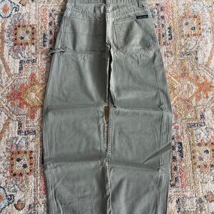 Levi’s Silver Tab Khakis Women's Olive Straight Leg Pants